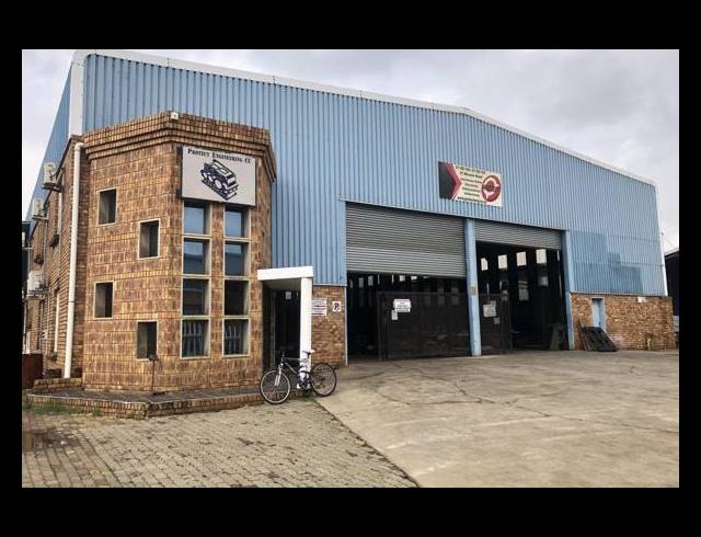 1,600M² WAREHOUSE TO LET IN ANDERBOLT